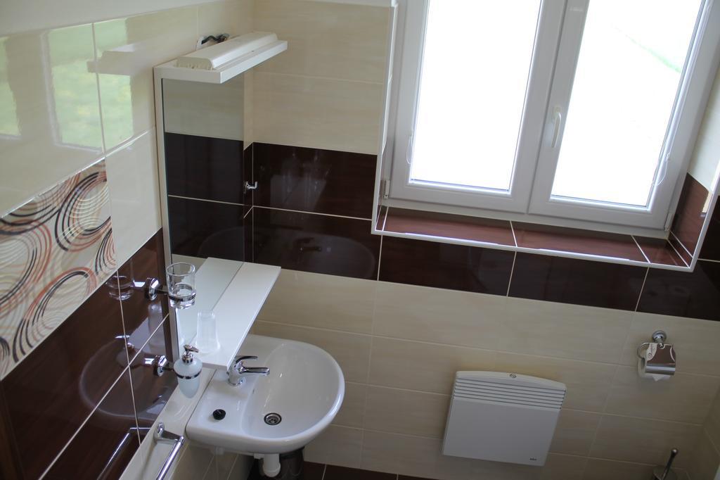Hotel Penzion U Sklepu à Hovorany Extérieur photo