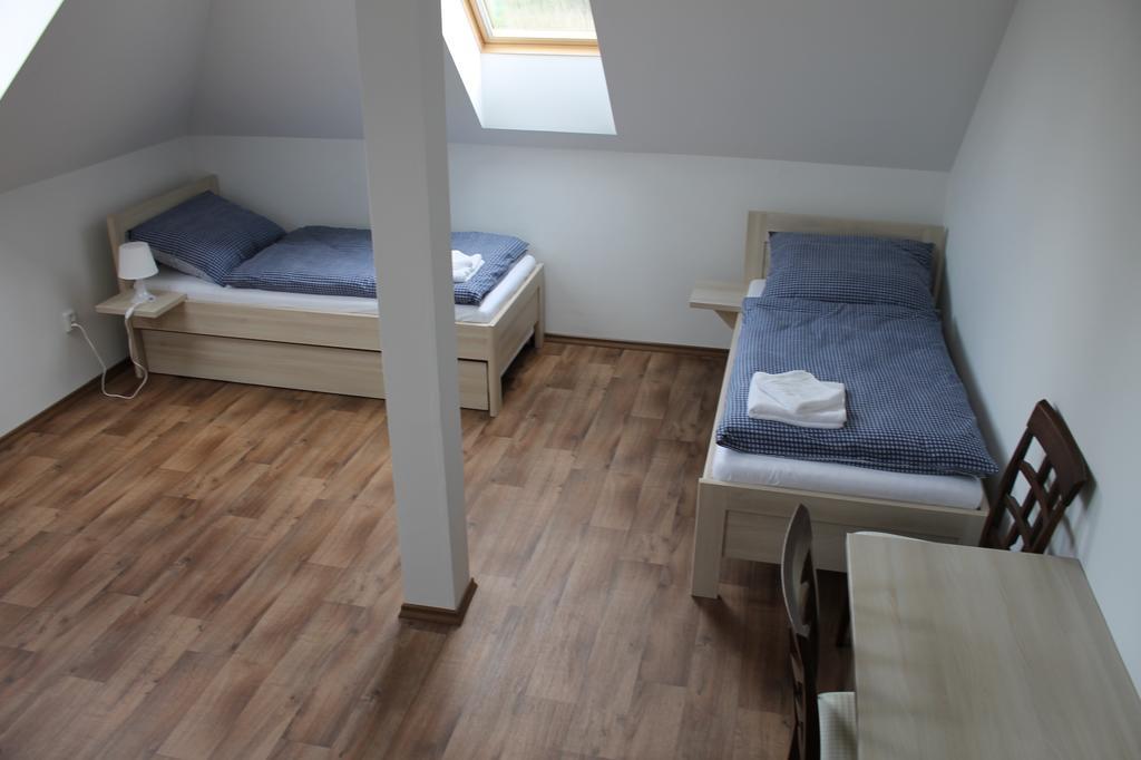 Hotel Penzion U Sklepu à Hovorany Extérieur photo